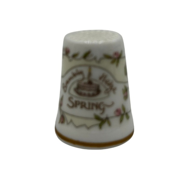 Royal Doulton Brambly Hedge Thimbles Set of 4 Seasons Jill Barklem 1982 - Picture 5 of 10